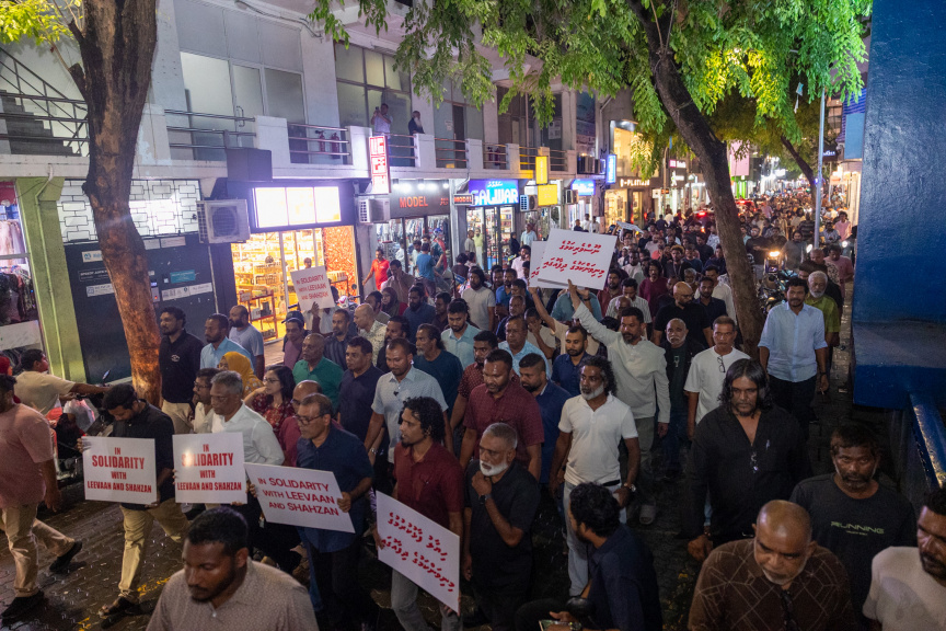 މުޅި ދުނިޔެއަށް އެބަ ފެނޭ، މި ވެއްޓެނީ އަގު، ދައްކާނީ ކޮން މޫނެއް؟