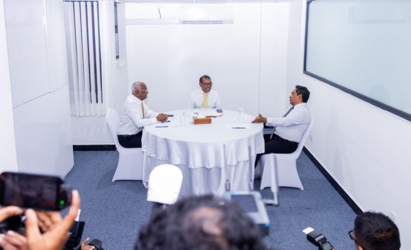 ހީނުކުރާ ކަމެއް، ސަރުކާރާ ދެކޮޅަށް ނުފޫޒު ގަދަ 3 ރައީސުން އެއް މޭޒަކަށް!