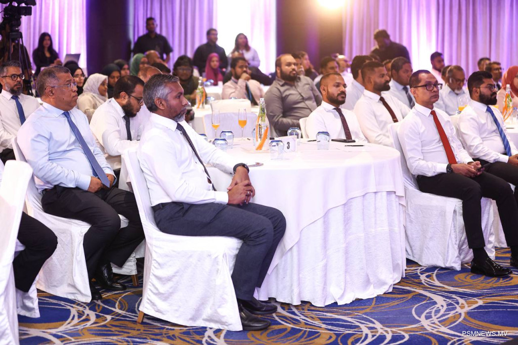 "އަމާޒަކީ އައު އީޖާދުތަކާއެކު މަންފާކުރަނިވި ނަތީޖާތަކެއް ހާސިލުކޮށްދިނުން"