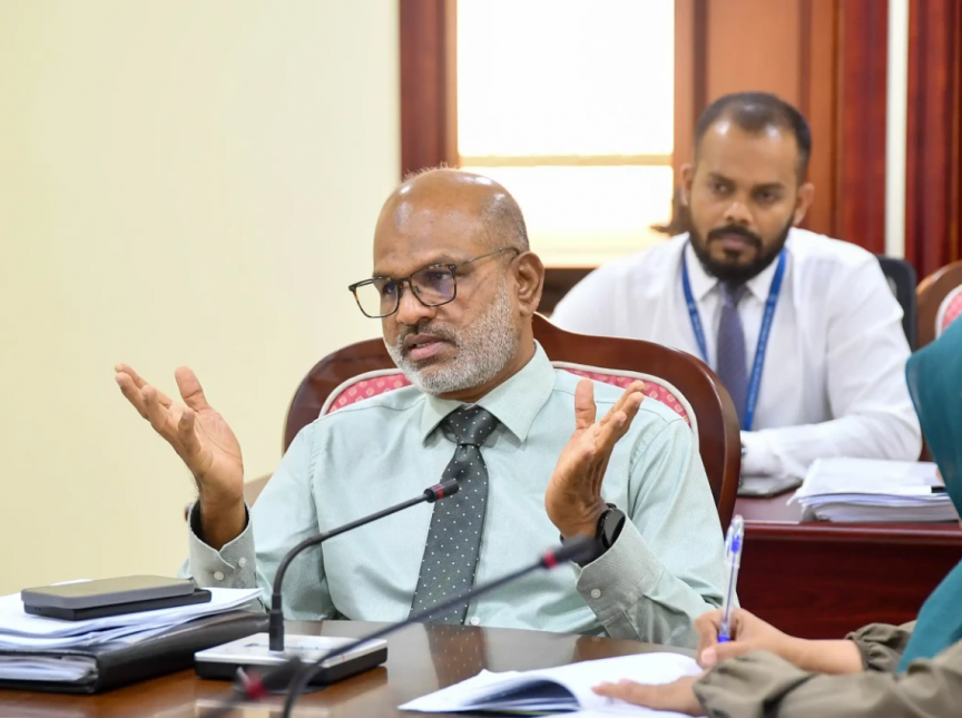 ދައުރު ދަންމާލިޔަސް މަޖިލީހުން ކުރަނީ ނާޒިމް ވަކިކުރުމުގެ މަސައްކަތް އެކަނި!