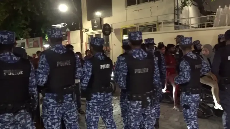 ޖަލަށް ލާއިފަވާ ނޫސްވެރިން ދޫކޮށްލުމަށް ގޮވާލާ އެމްޑީޕީ އިން ކުރި އިހުތިޖާޖަށް ފުލުހުން ހުރަސް އަޅައިފި