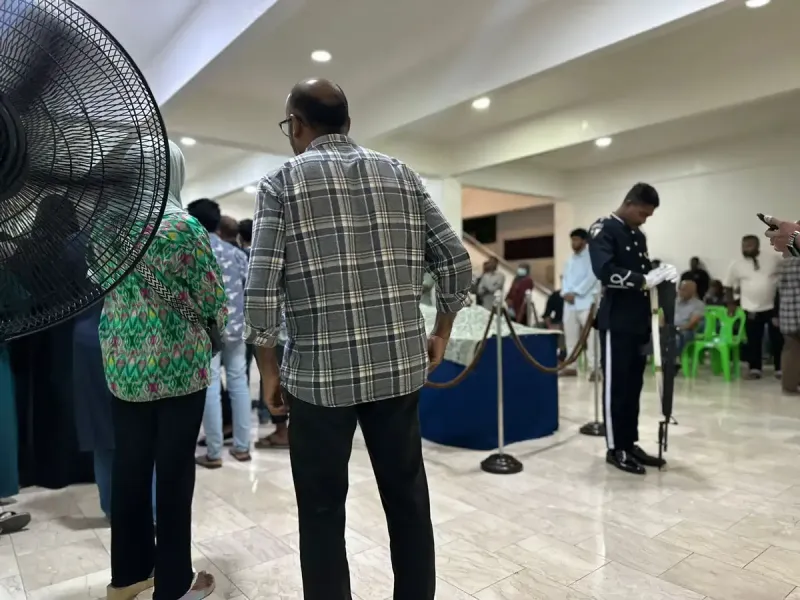 ސްޓާފް ސާޖެންޓް މަހުދީގެ ކަށު ނަމާދު މިރޭ 22:00 ގައި އިސްލާމީ މަރުކަޒުގައި