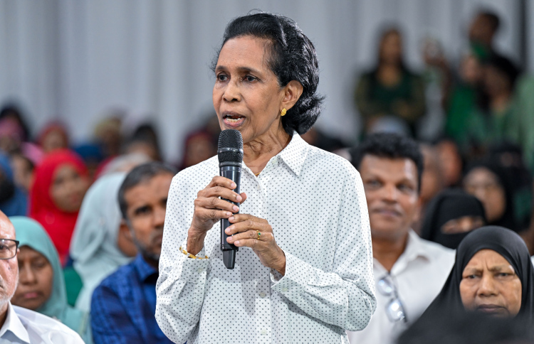 އެންމެ ބޮޑު މުސާރަ ލިބެންޖެހޭނީ ޓީޗަރުންނާއި ނަރުހުންނަށް: ރާޝިދާ