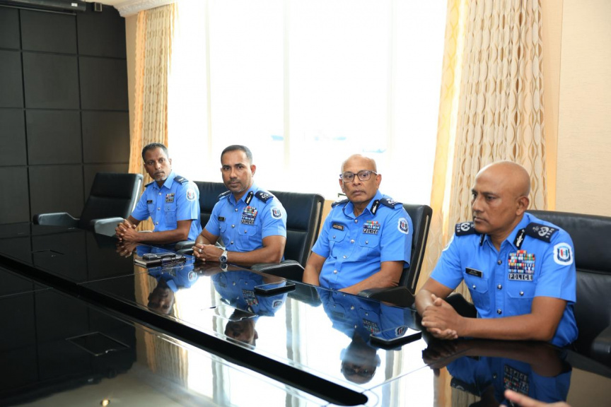 ޑައިވަރުން ހޯދި އޮޕަރޭޝަންގައި ބައިވެރިވި ފުލުހުންގެ ޓީމުން މަސައްކަތުގައި ދެއްކި ހިތްވަރަށް ހޯމް މިނިސްޓަރު 'ސާބަސް' ދެއްވައިފި