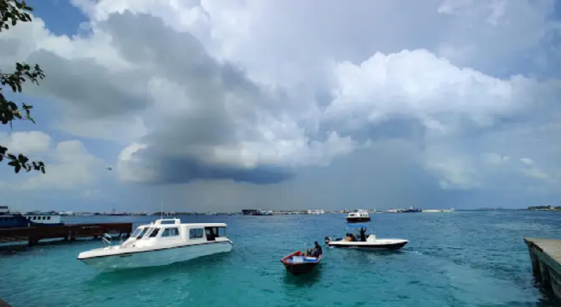 ބާޖެއް ގާތް ކުރުމުގެ ތެރޭގައި ހުޅުމާލެ ލަކުޑި ޖެޓީއަށް ބޮޑެތި ގެއްލުންތަކެއްވެ، ވަގުތީ ގޮތުން ބަންދުކޮށްފި