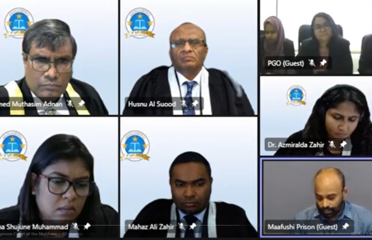 ހުކުމާ ހަމައިގައި އޮންނަތާ ހަތަރު އަހަރު ފަހުން އަޑުއެހުމެއް