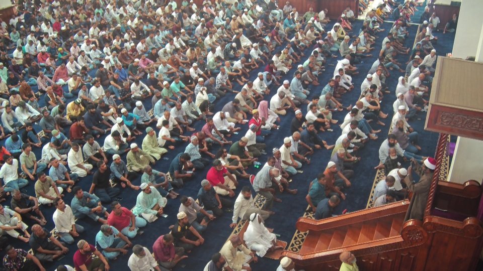 މުދާ ހޯދާއިރު ޚިޔާނާތްތެރިވުމާއި ޖުވާކުޅުން ފަދަ ކަންކަން ކުރުމަކީ ހަރާމް ކަމެއް: ހުތުބާ