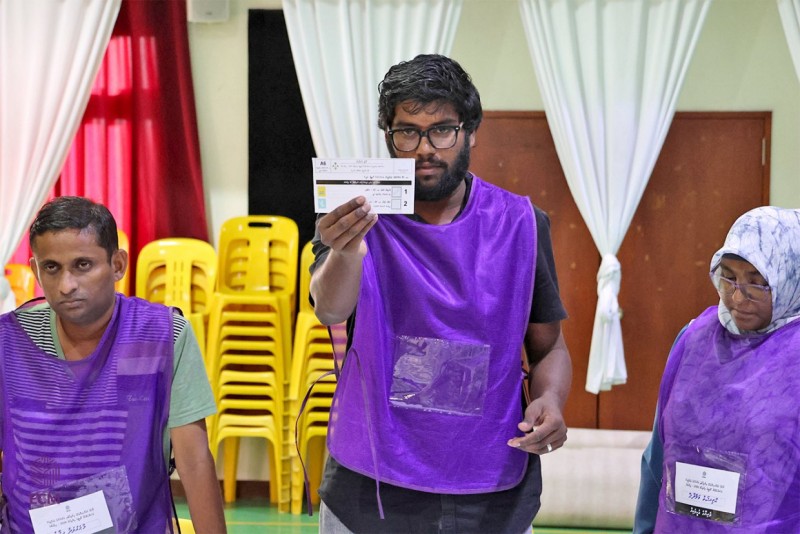 އިލެކްޝަނުން ވެސް އެދެނީ ވޭވަށު ވޯޓާ ގުޅޭ ހައިކޯޓުގެ ހުކުމް ބާތިލުކުރަން