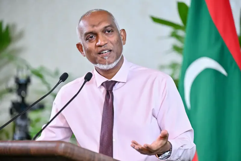 ރައީސް މުއިއްޒުގެ ޔޫކޭ ދަތުރަށް ހަރަދު ކުރި އަމިއްލަ ފަރާތުގެ ތަފުސީލު ނުހިމަނާ ރައީސް އޮފީހުގެ މާލީ ބަޔާން ނެރެފި