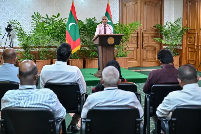 ކާޑުތަކުން ޑޮލަރު ބޭނުންކުރެވޭ ލިމިޓަށް މި މަސް ނިމޭއިރު ބޮޑު ލުޔެއް ލިބޭނެ: ރައީސް