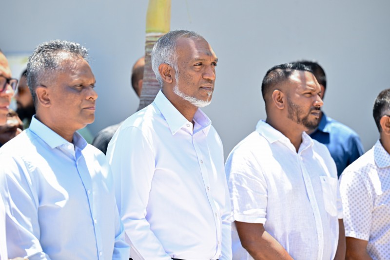 މާރުކޭޓު ބިމުގެ މައްސަލައިގައި އާޒިމް: ރައީސްގެ މޭޔަރުކަމުގައި ހަދާފައިހުރި އެއްބަސްވުންތައް ބާތިލުކުރެވޭތޯ އެބަ ބަލަން