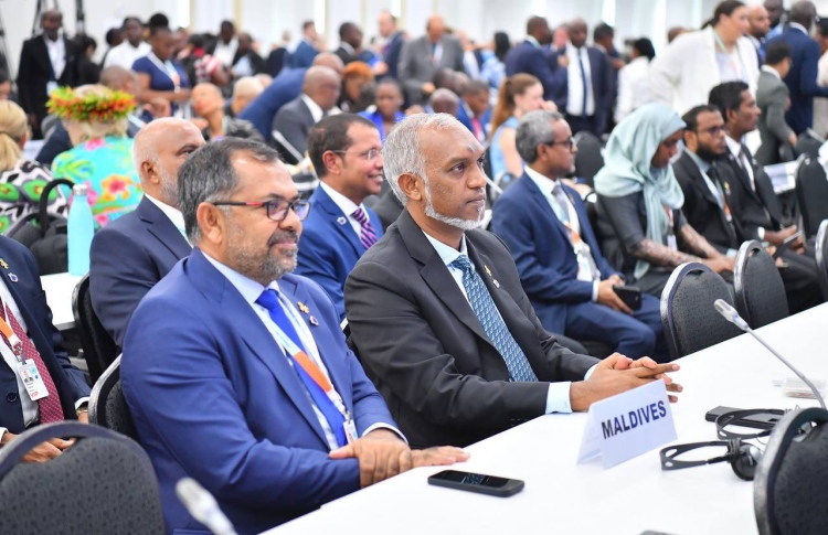 ބަލި ހާލަތު ހުރި ގޮތުން މަގާމު ދޫކޮށްލިޔަސް، މި ހުރީ ޕާޓީ އާއި ރައީސް އާއެކު: ޒަމީރު