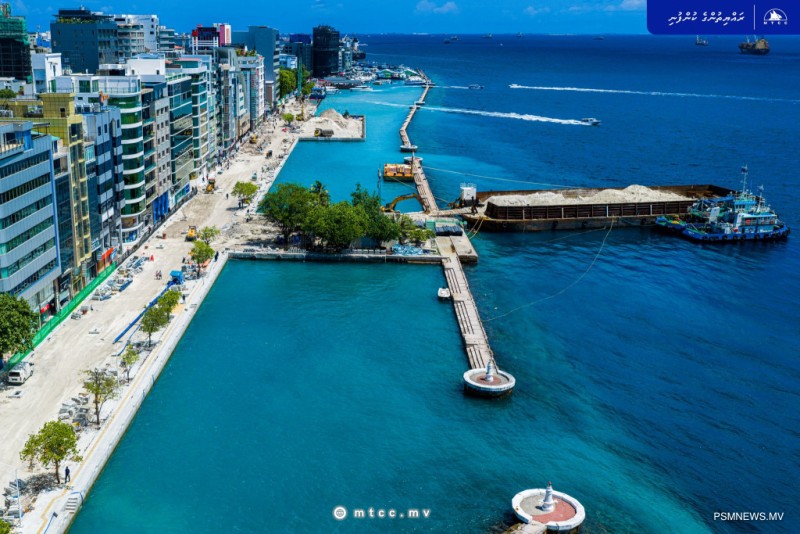 ބޮޑުތަކުރުފާނުމަގުގައި ގްރީން ބެލްޓެއް، މަގު ފެހިކުރުމަށް ޚާއްސަ ޕްލޭނެއް
