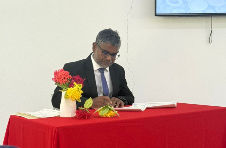 ޕާޓީ ބަދަލުވުމުން ތިނަދޫ ކައުންސިލް ރައީސްގެ މަގާމާ މެދު ގޮތެއް ނިންމަންދެން ގޭގައި މަޑުކުރަން އެލްޖީއޭ އިން އަންގައިފި