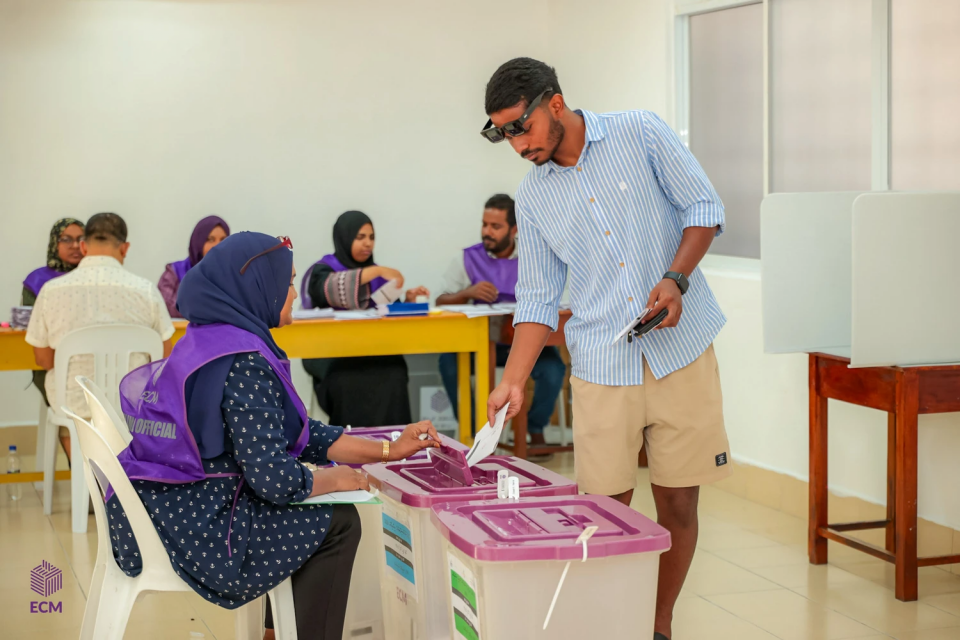 ހިތަދޫ އުތުރު ދާއިރާގެ ބައި-އިލެކްޝަން: 32 އިންސައްތަ މީހުން ވޯޓު ލައިފި