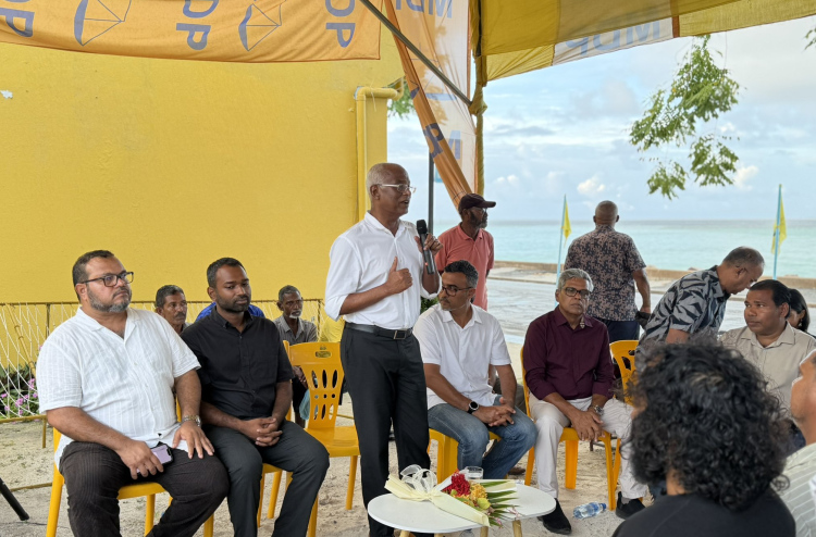 ބަރުލަމާނީ ވޯޓު ނަގައި ތިން ވަޒީރުން ވަކިކުރަން އެމްޑީޕީގެ ތެރެއިން ޕްރެޝަރު ކުރި: އިބޫ