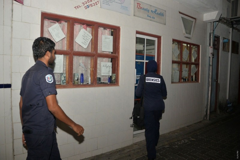 އަނބިމީހާ ބަންދުކޮށްގެން ހަށިވިއްކުވި މައްސަލައިގައި މީހަކު ހައްޔަރުކޮށްފި