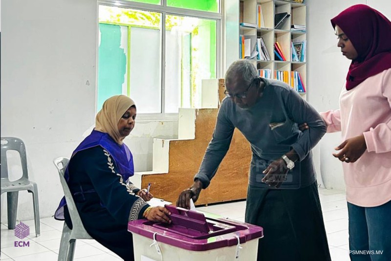 ދ. މީދޫ ކައުންސިލް ރައީސް އިންތިޚާބު: %50 މީހުން ވޯޓުލައިފި