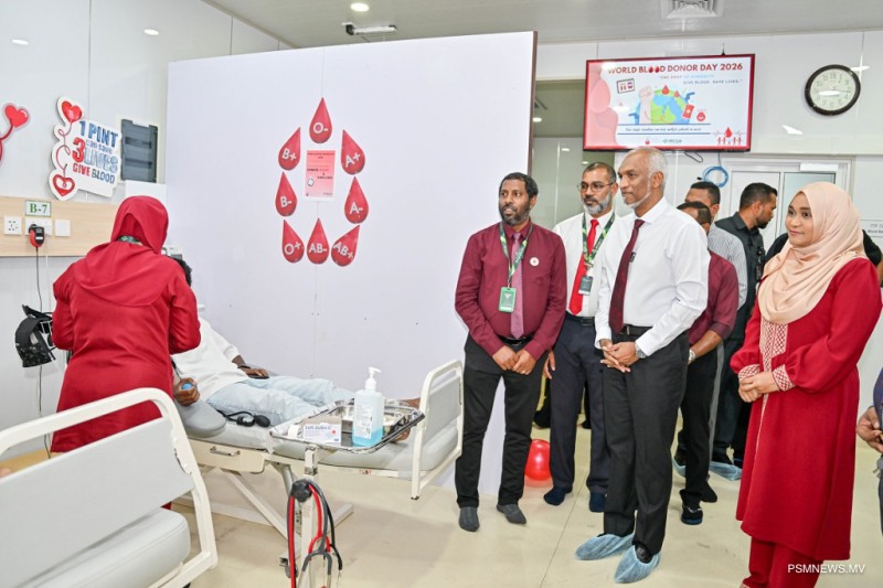 ރައީސުލްޖުމްހޫރިއްޔާގެ ދެކަނބަލުން، ތެލެސީމިއާ ސެންޓަރަށް ޒިޔާރަތްކުރައްވައިފި