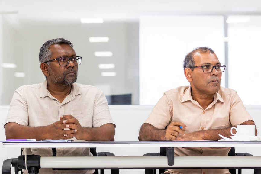 ނަޝީދު އެނބުރި އެމްޑީޕީގެ ތަޚުތަށް؛ ދެން ވާނީ ކިހިނެއް؟