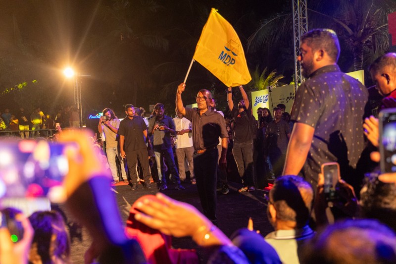 ނަޝީދު އެނބުރި އެމްޑީޕީގެ ތަޚުތަށް؛ ދެން ވާނީ ކިހިނެއް؟