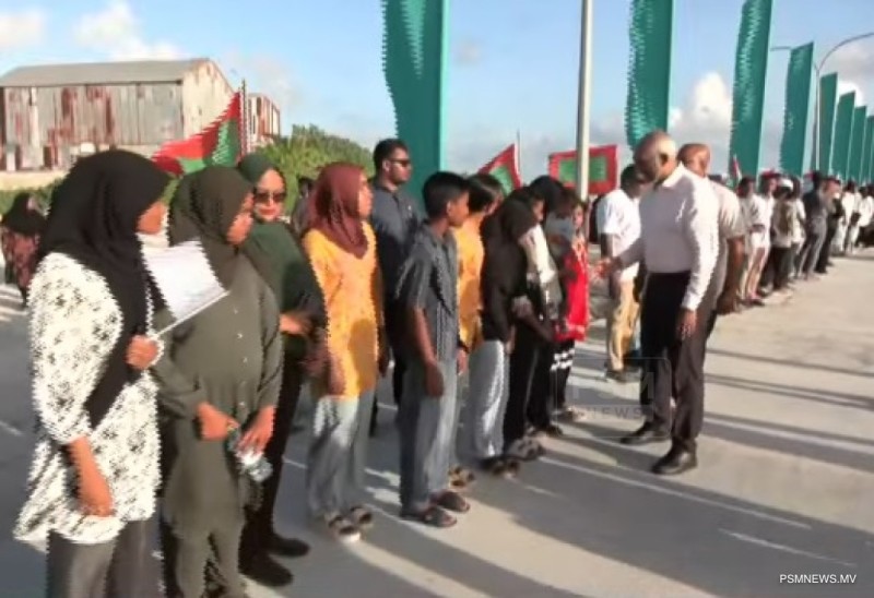 ރައީސްގެ ދެކަނބަލުންނަށް ދ.މީދޫއިން ހޫނު މަރުޙަބާއެއް