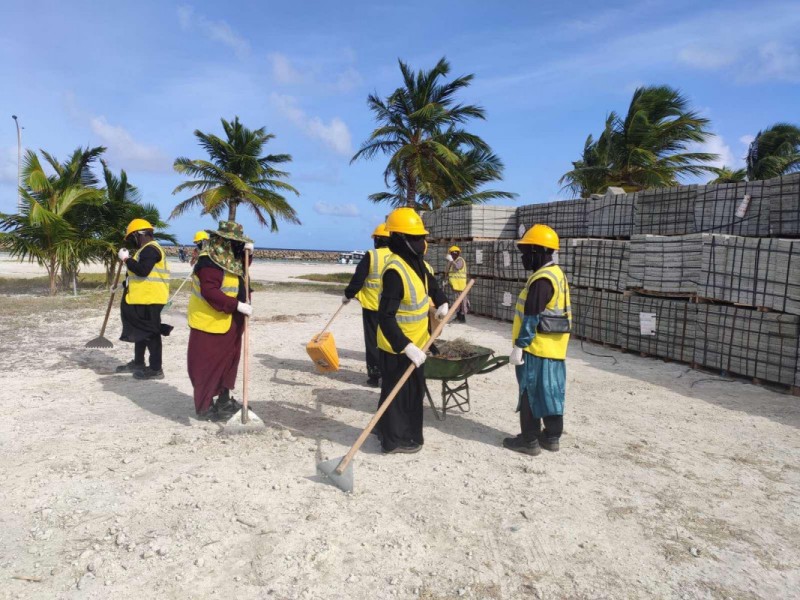 މިލަންދޫގައި އާރްޑީސީގައި މަސައްކަތް ކުރާ ގިނަ މުވައްޒަފުން އެހެން ރަށްރަށަށް ބަދަލު ކުރަން ޓިޗު ފޮނުވައިފި