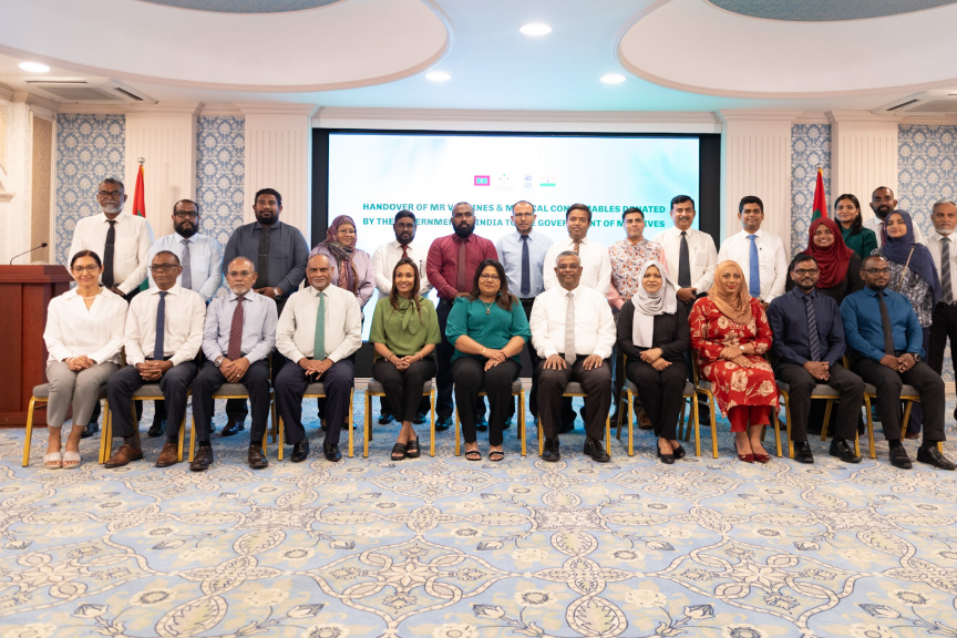 އިންޑިއާއިން ރާއްޖެއަށް 20،000 ޑޯޒްގެ ހިމަބިހި ވެކްސިނާއި 3 ޓަނުގެ ސިއްހީ ސާމާނު ހަދިޔާކޮށްފި