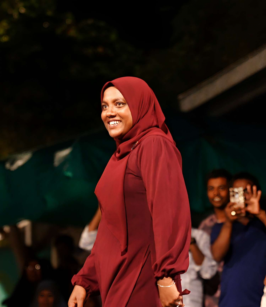 'ކަލާ ތިހާ ކައިރީ ހުރީމަ ލޯ އެޅޭނެޔޭ': ތައްޔާރުނުވެ ނެށި ލަވައަށް ސަމާލުކަން ލިބުނީ އުންމީދު ނުކޮށް ތިއްބައި