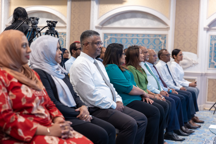 އިންޑިއާއިން ރާއްޖެއަށް 20،000 ޑޯޒްގެ ހިމަބިހި ވެކްސިނާއި 3 ޓަނުގެ ސިއްހީ ސާމާނު ހަދިޔާކޮށްފި
