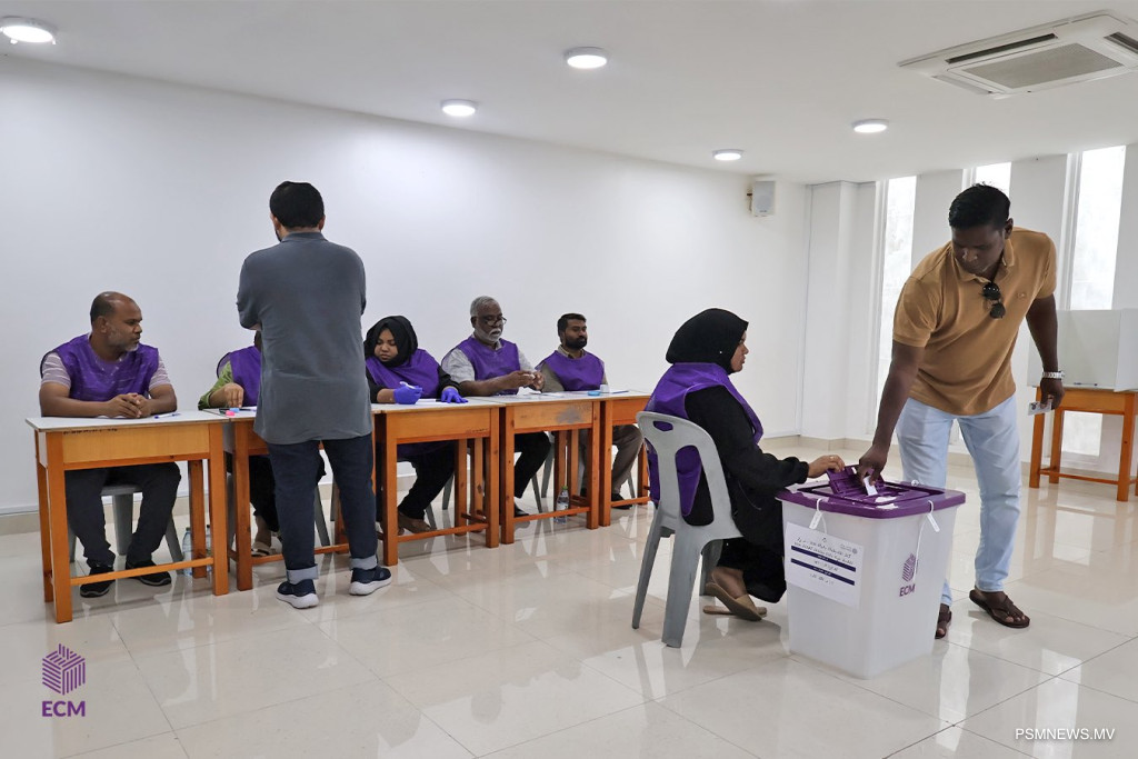 ދ. މީދޫ ކައުންސިލް ރައީސްގެ އިންތިޚާބުގެ އިތުރުބުރުގެ ވޯޓުލުން ފަށައިފި