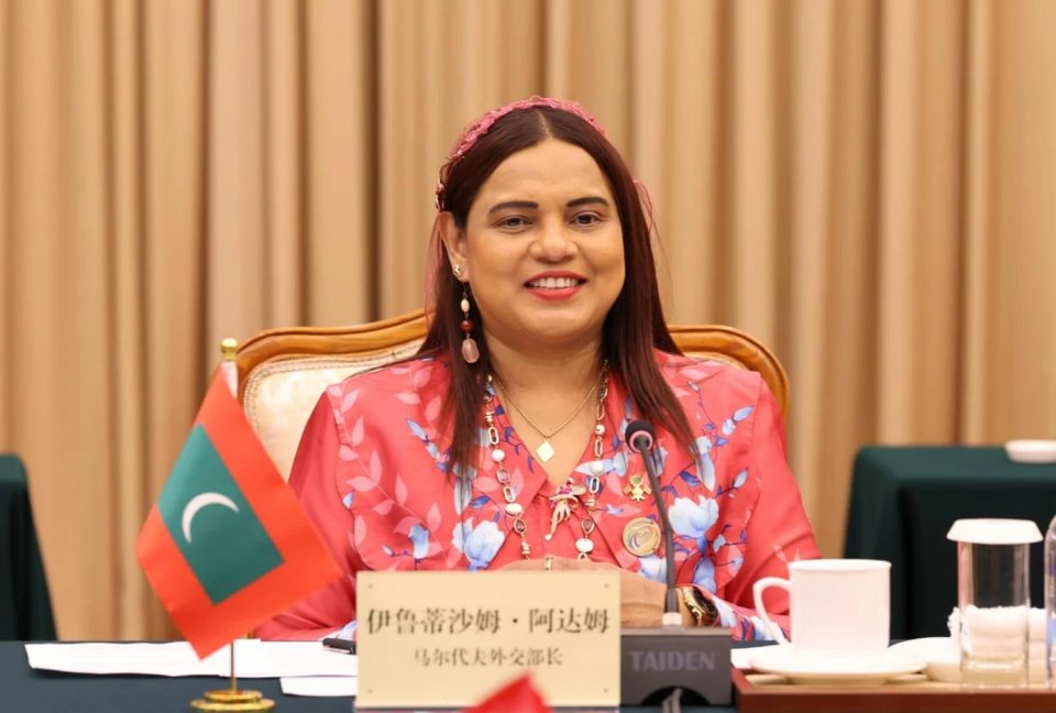 މިނިސްޓަރު އިރުތިޝާމް ޗައިނާއަށް ކުރެއްވި ދަތުރުފުޅު ނިންމަވާލައްވައިފި