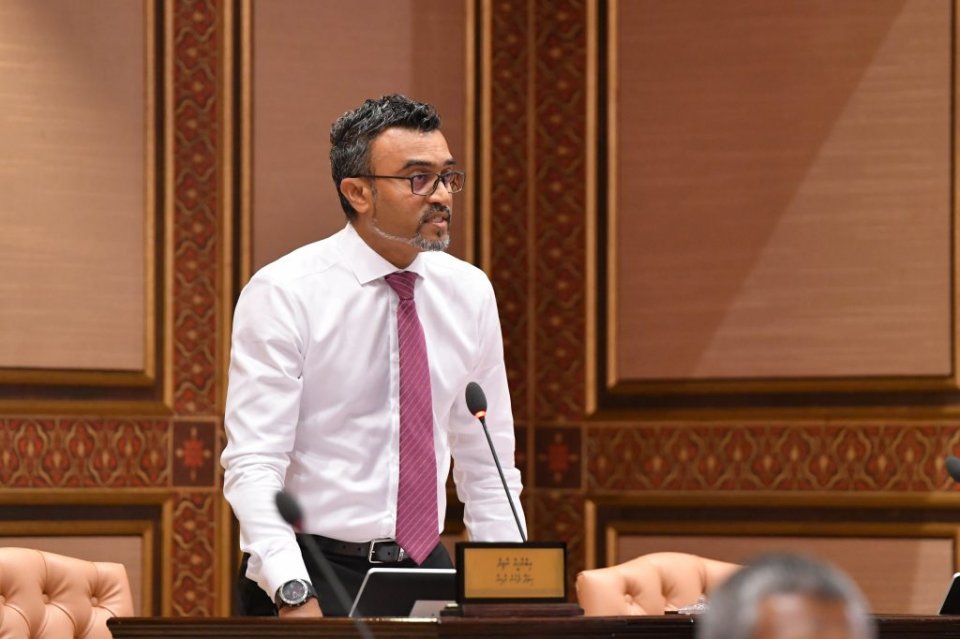 ކައުންސިލަރުންގެ މުސާރަ ބޮޑުކުރުމަށް ހުށަހެޅުމުން ބޭރުކޮށްލުމަކީ ދެވޭ އަނިޔާއެއް: ނާޒިލް