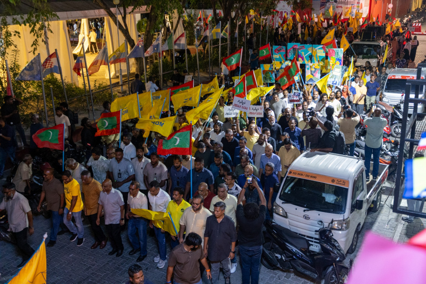 ރައީސް މުއިއްޒުގެ އަމަލުފުޅުތަކުން އުފެދެނީ އިންގިލާބެއް، އެމްޑީޕީން ތިބޭނީ ރައްޔިތުންނާ އެކީގައި: ނަޝީދު