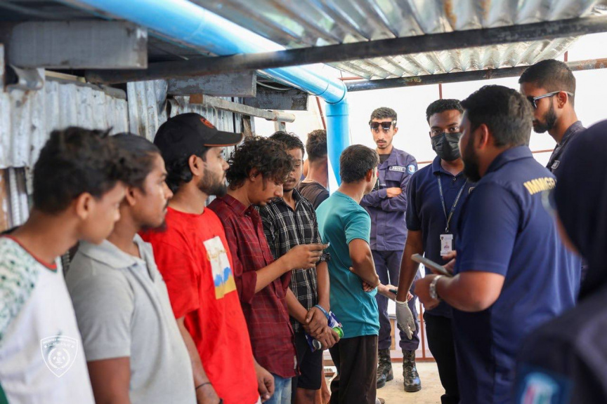 ހުޅުމާލޭ ގަރާޖުތައް ބަލައި 12 ބިދޭސީއަކު އިމިގްރޭޝަންގެ ބެލުމުގެ ދަށަށް ގެންގޮސްފި