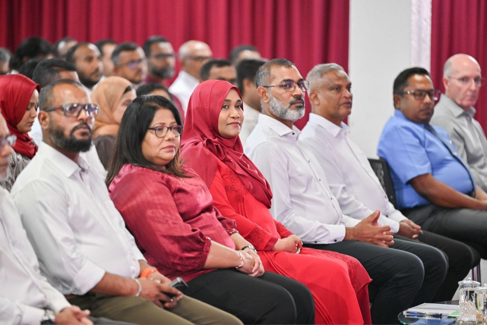 ލޭ ހަދިޔާކުރާ މީހުންގެ ޑިޖިޓަލް ދަފްތަރެއް ހަދަނީ