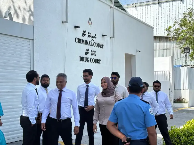 ބޮޑުމުޒަހަރާގެ ދައުވާތައް: 3 މީހަކު އެދުނީ ނަސޭހަތުގެ އެއްބަސްވުމެއް ހަދަން، ދެން ތިބި މީހުންނަށް ވަކީލެއް އައްޔަނު ކުރަން ފުރުސަތު ދީފި