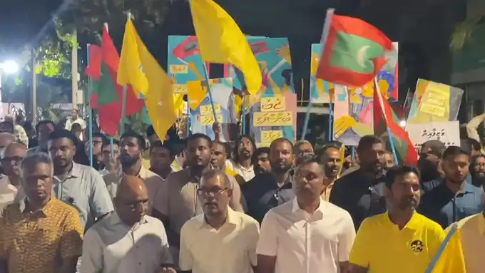 ވަޒީފާއިން ވަކިކުރާ ކޮންމެ މީހެއްގެ އާއިލާއަކީ މި ސަރުކާރާއި ދެކޮޅުވާނެ އާއިލާއެއް: ޝާހިދު