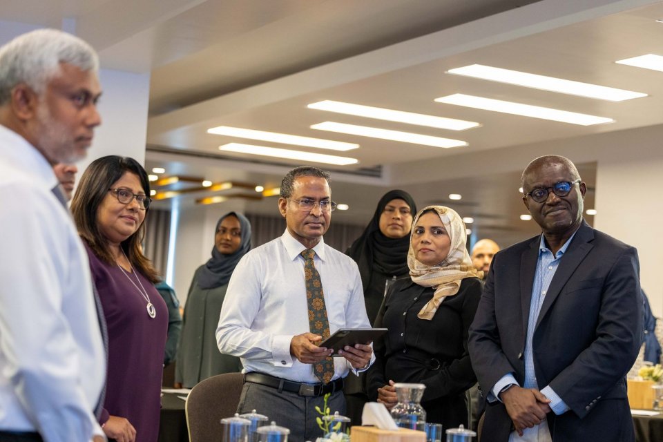ރޫޅޭ ކައިވެނި ސުލްހަކުރަން އެހީތެރިވެދޭ މީޑިއޭޓަރުންނަށް އުއްތަމަ ފަނޑިޔާރުގެ ނަސޭހަތެއް
