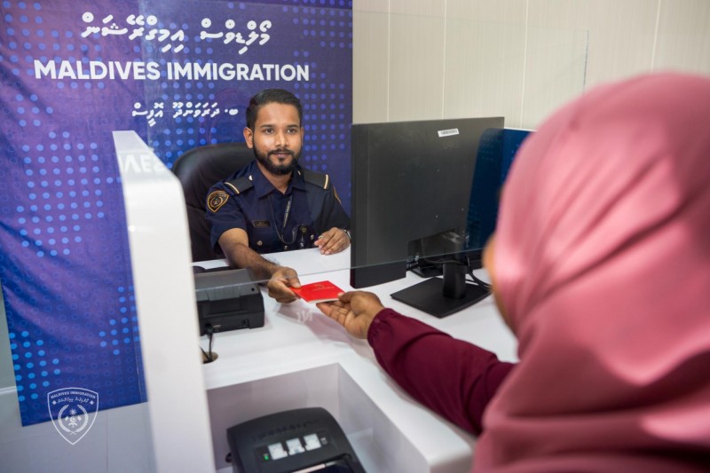ގައްދޫގައި ޕާސްޕޯޓުގެ ޚިދުމަތް ރަސްމީކޮށް ފަށައިފި