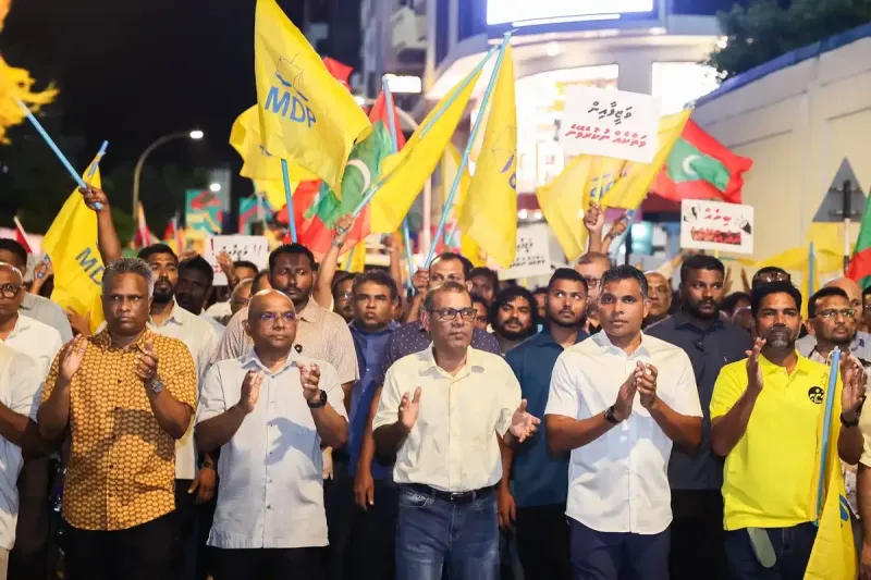 ކައުންސިލްތަކުގެ ބާރު ކަނޑުވާލާއިރު، ޕީއެންސީ ކައުންސިލަރުން ވެސް އެމްޑީޕީއާއެކު އިހުތިޖާޖަށް ނުކުންނާނެ ކަމަށް އުންމީދުކުރަން: ނަޝީދު