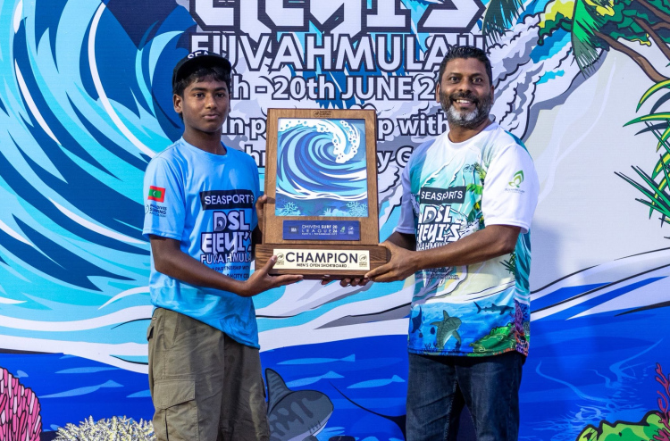 އެލޭއިސްގެ ޗެމްޕިއަންކަން ވެސް ޔަސީން ހޯދައިފި