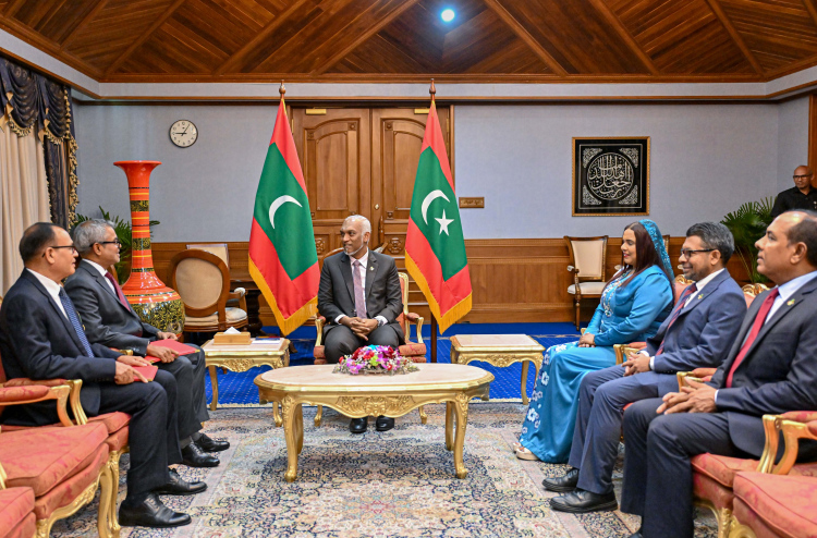 ތޯރިގް ޔޫއޭއީ އަށް، އާދަމް ޝަރީފް ގަތަރު ސަފީރުކަމަށް އަންޔަންކޮށްފި