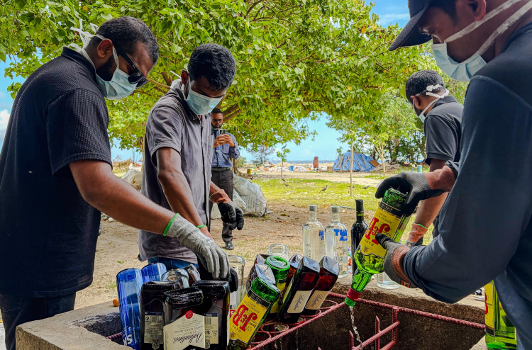 ފުލުހުންގެ ބެލުމުގެ ދަށުގައި ހުރި ގިނަ އަދަދެއްގެ ބަނގުރާ ނައްތާލައިފި