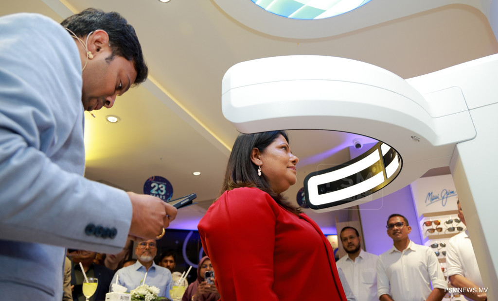 އައިކެއަރގެ އައިނާއި ލެންސް ހެއްދުމުގެ ޚިދުމަތް އިތުރު ހަރުފަތަކަށް!