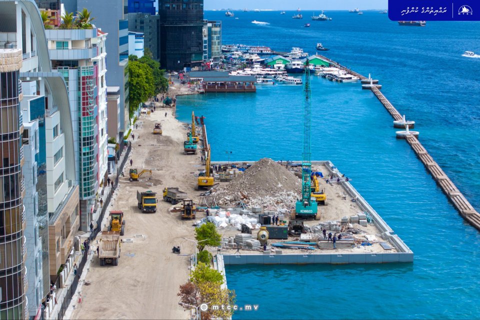 ބޮޑުތަކުރުފާނު މަގު ތަރައްގީ ކުރުން: ބުދަ ދުވަހު ތާރު އަޅަން ފަށަނީ
