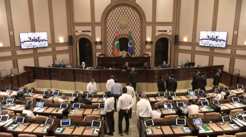 އެމްޑީޕީގެ ނުވަ މެންބަރެއްގެ ނަން އިއްވައި ތަޅުމުން ބޭރުކޮށްލައިފި