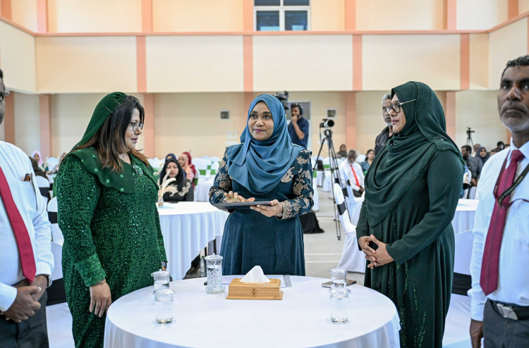ދުންފަތާ ދެކޮޅަށް ވިޔަފާރިވެރިން އިސްނެގުމަށް ސާޖިދާ ގޮވާލައްވައިފި