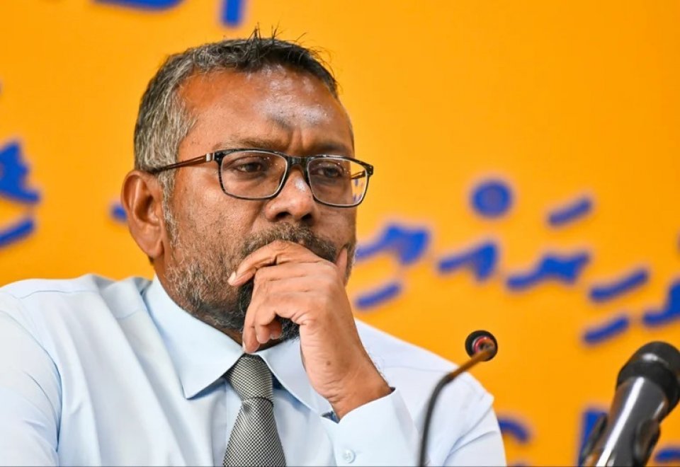ފައްޔާޒްގެ ސުވާލެއް ރައީސަށް، ޒިންމާދާރު އިދިކޮޅެއް އޮތުމަކީ އިހުތިޖާޖު ނުކުރުން ތޯ؟