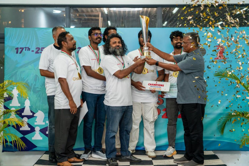 ނޭޝަނަލް ކުލަބް ޗެސް ޗެމްޕިއަންޝިޕްގެ ޓްރޮފީ ޒުގްޒުވާންގުން އުފުލާލައިފި